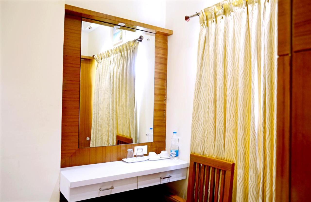 Tr Residency Otel Pondicherry Dış mekan fotoğraf
